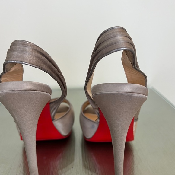 Christian Louboutin Onemore 120 Grey Crepe Satin with Silver piping size 38 (8) - Picture 4 of 11